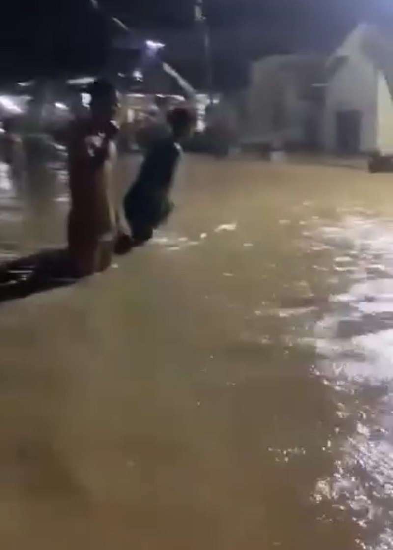 Dua Sungai Meluap, 600 Rumah Di Langkat Terendam Dua Sungai Meluap, 600 Rumah Di Langkat Terendam
