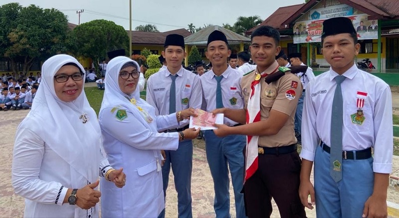 MAN 1 Padangsidimpuan Juara 1 Futsal ISORI CUP VI 2023 MAN 1 Padangsidimpuan Juara 1 Futsal ISORI CUP VI 2023