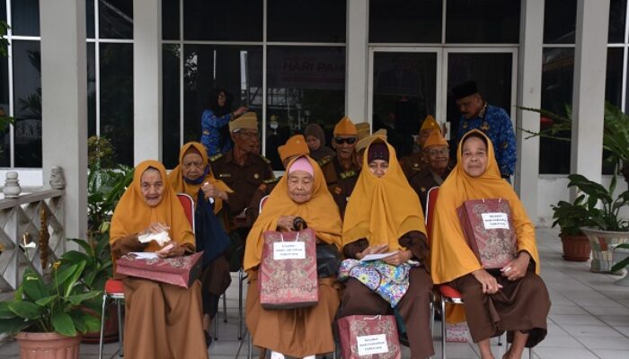 Hari Pahlawan, Pemko Langsa Berikan Bantuan Ke Veteran