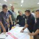 Anggota Panwaslih Aceh Utara ikut melakukan pengawasan percetakan Surat Suara di Cikarang, Jawa Barat. Waspada/ist