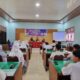 Kepala SMAN 4 Langsa, Salamuddin MPd, saat memberikan arahannya dalam seminar anti perundungan (Bullying) dikalangan pelajar, di aula sekolahnya, Selasa (28/11).Waspada/Rapian
