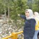 Wakil Bupati Madina Atika Azmi Utammi Nasution didampingi sejumlah pimpinan OPD meninjau ke beberapa desa di Kec. Ulupungkut, usai dilanda banjir bandang, Minggu (19/11). Waspada/Ist