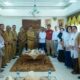 Pj Wali Kota Tebingtinggi, Drs Syarmadani, M.Si saat menerima kunjungan Rektor Unimed di rumah dinas Wali Kota Tebingtinggi. Waspada/Ist