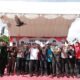 Penjabat Bupati Aceh Besar Aceh Besar Muhammmad Iswanto bersama Forkopimda, pengurus KIP, Panwaslih dan pengurus partai politik menghadiri kegiatan Ikrar Pemilu Damai di Lapangan Bungong Jeumpa, Kota Jantho, Rabu (22/11). (Waspada/Ist)