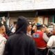 Ratusan massa menolak eksekusi aset tanah yang di atasnya berdiri bangunan atau rumah khas Melayu. (Waspada/Ria Hamdani)