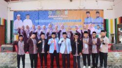 KETUA Umum DPD BKPRMI Kota Subulussalam, Jaminuddin Berutu, S.P.dI, M.Si (tengah) dan pengurus lain foto bersama dengan DPW BPKRMI Aceh. (Waspada/Ist)