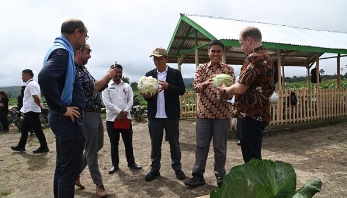 Bupati Dosmar Dorong Belanda Tanam Modal Di Humbahas