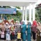 Wakil Bupati Madina Atika Azmi Utammi Nasution saat acara pemberian makanan tambahan bagi balita stunting di pendopo rumah dinas Bupati, Kamis (23/11). Waspada/Ist