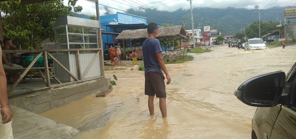 Desa Lawe Hijo Kecamatan Bambel direndam banjir susulan. Waspada/Seh Muhammad Amin