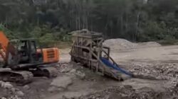 Aktivitas PETI di Kec. Kotanopan, Kab. Madina, mengancam persawahan di lima kecamatan. Waspada/Ist