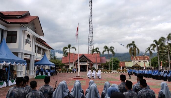 Peringati HUT Ke-52 Korpri, Plt Sekda Agara Pembina Upacara