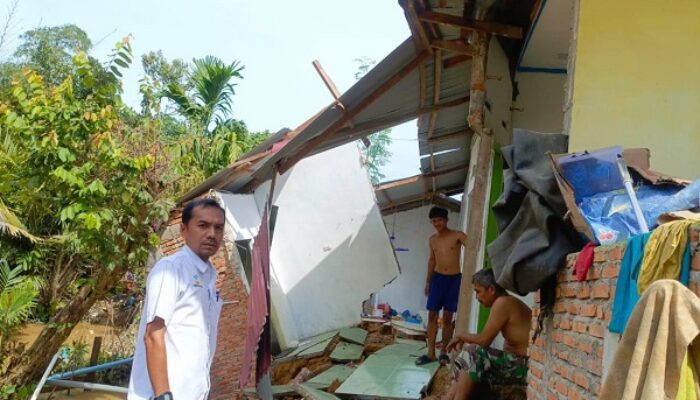 Dua Unit Rumah Ambuk, Dampak Luapan Sungai RTP