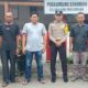 Polres Pematangsiantar melalui personel Sat Binmas menyambangi Pos Kamling, Kel. Pardomuan, Kec. Siantar Timur, Kamis (30/11) guna memastikan kenyamanan masyarakat dan KBO Sat Binmas Iptu Nana Sandra memimpin kegiatan menyambangi itu.(Waspada-Ist).