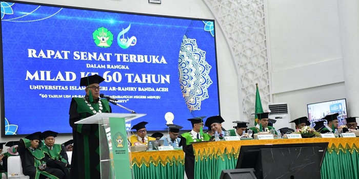 Sekda Aceh, Bustami, SE. M.Si, saat menyampaikan sambutan pada Rapat Senat Terbuka Dalam Rangka Milad ke 60 Tahun UIN Ar-Raniry di Auditorium Prof.Ali Hasjmi UIN Ar-Raniry, Darussalam, Banda Aceh, Kamis, (30/11). (Waspada/Zafrullah)