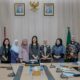KETUA Dekranasda Kota Medan Ny Kahiyang Ayu M Bobby Afif Nasution, saat menerima kunjungan jajaran dekanat Fakultas Ekonomi Unpri di Rumah Dinas Wali Kota Medan, Jalan Sudirman Medan, Kamis (23/11). Waspada/Ist