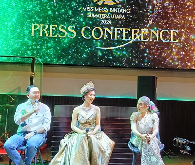 MISS Barbie Cia selaku Regional Director Miss Mega Bintang Sumatera Utara 2024, (kanan) bersama Dardo Siregar dan Nadia Tjoa di kegiatan temu pers. Waspada/Anum Saskia