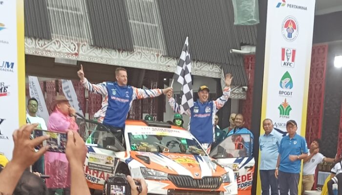 Rifat Juara Danau Toba Rally