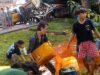 Tabrakan Beruntun Di Jalan Tol Belmera, Warga ‘Panen’ Minyak CPO