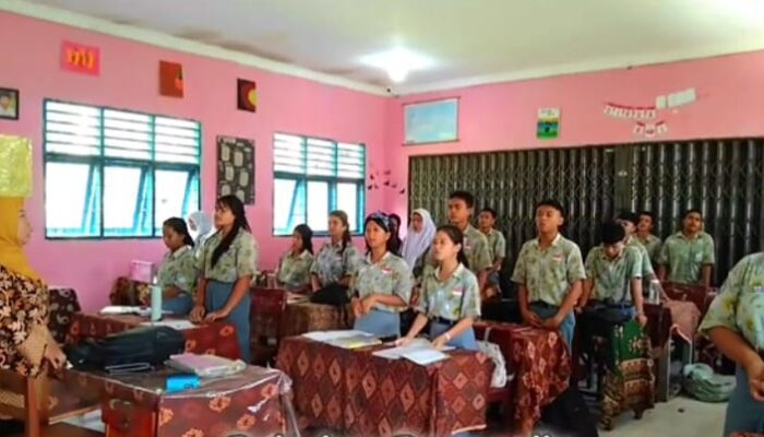 Tanamkan Cinta Tanah Air Melalui PPKN 2023 Di SMA 1 Kutalimbaru