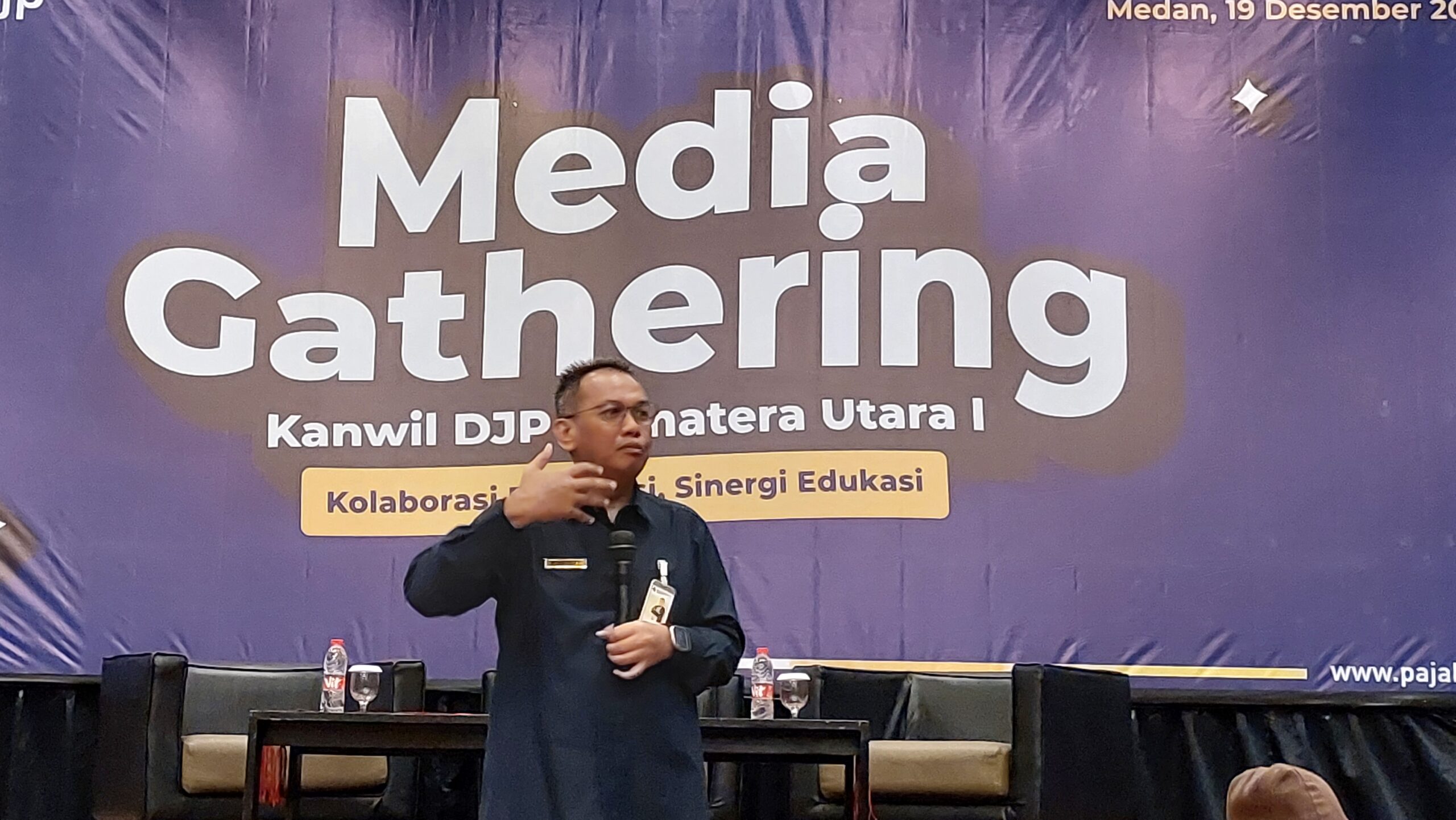 Kepala Kanwil DJP Sumut I Arridel Mindra dalam acara media gathering di Santika Premiere Dyandra Hotel Medan, Selasa (19/12).