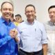 CAPRES Anies Baswedan diabadikan bersama Abdillah (kiri) dan Ketua DPW Partai NasDem Sumut, Iskandar, beberapa waktu lalu. Waspada/Ist