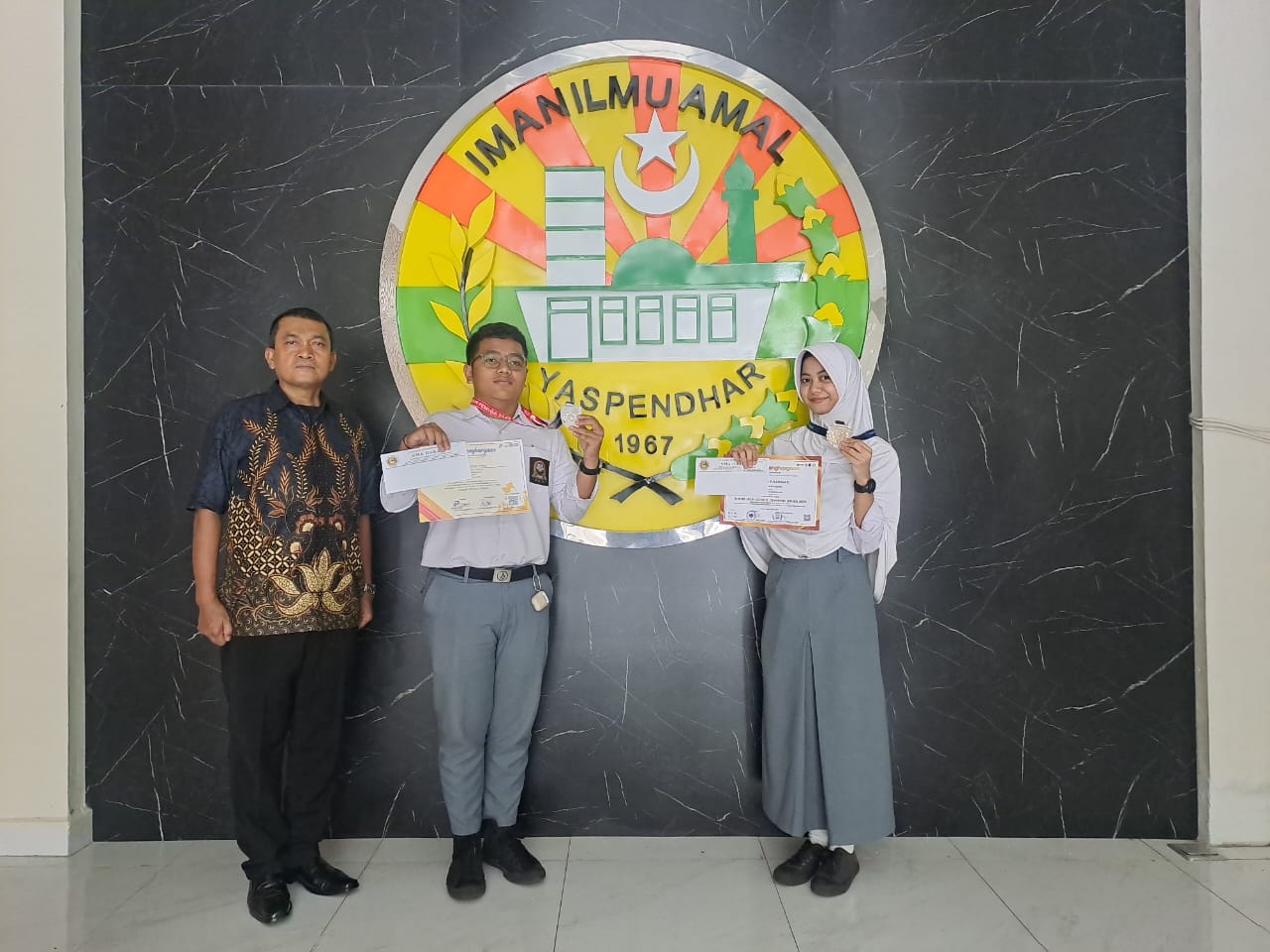  Siswa SMA Harapan Medan Raih Dua Medali Olimpiade