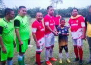 Anugrah Sumringah Terima Sepatu Bola Dari Kapolres Sergai