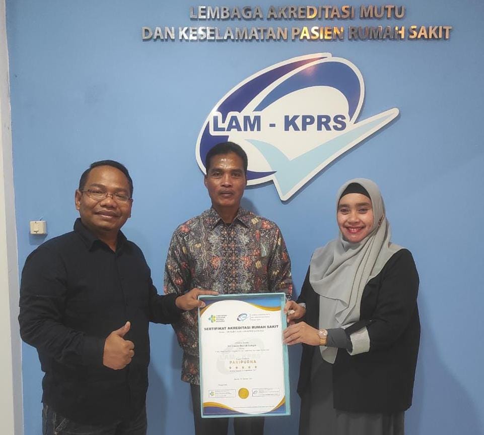 Pj Wali Kota Terima Sertifikat Akreditasi Paripurna RSUD Langsa