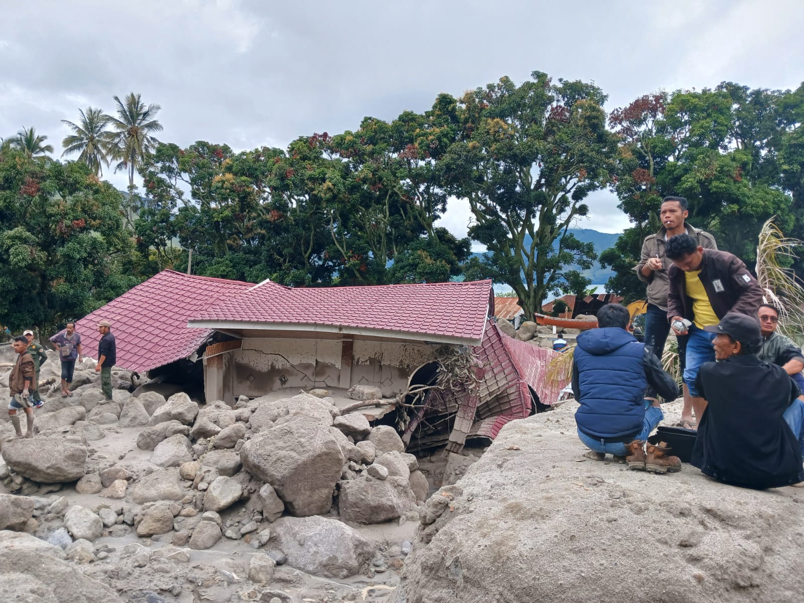 Longsor Di Baktiraja, 35 Rumah Rusak Berat