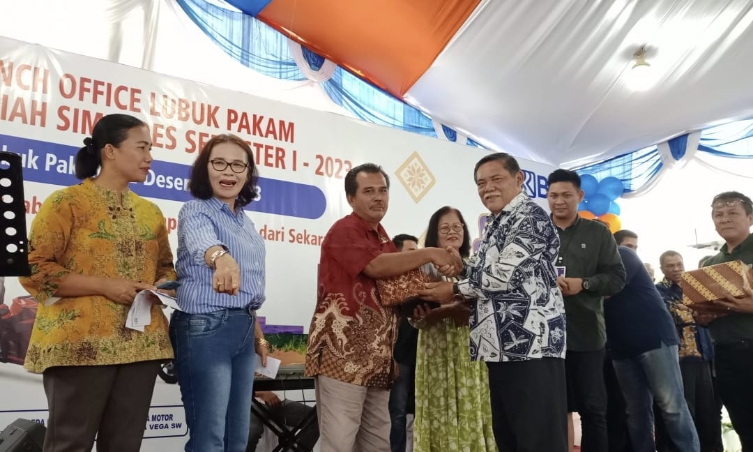 Panen Hadiah Simpedes, BRI Lubukpakam Beri Hadiah Utama Mobil