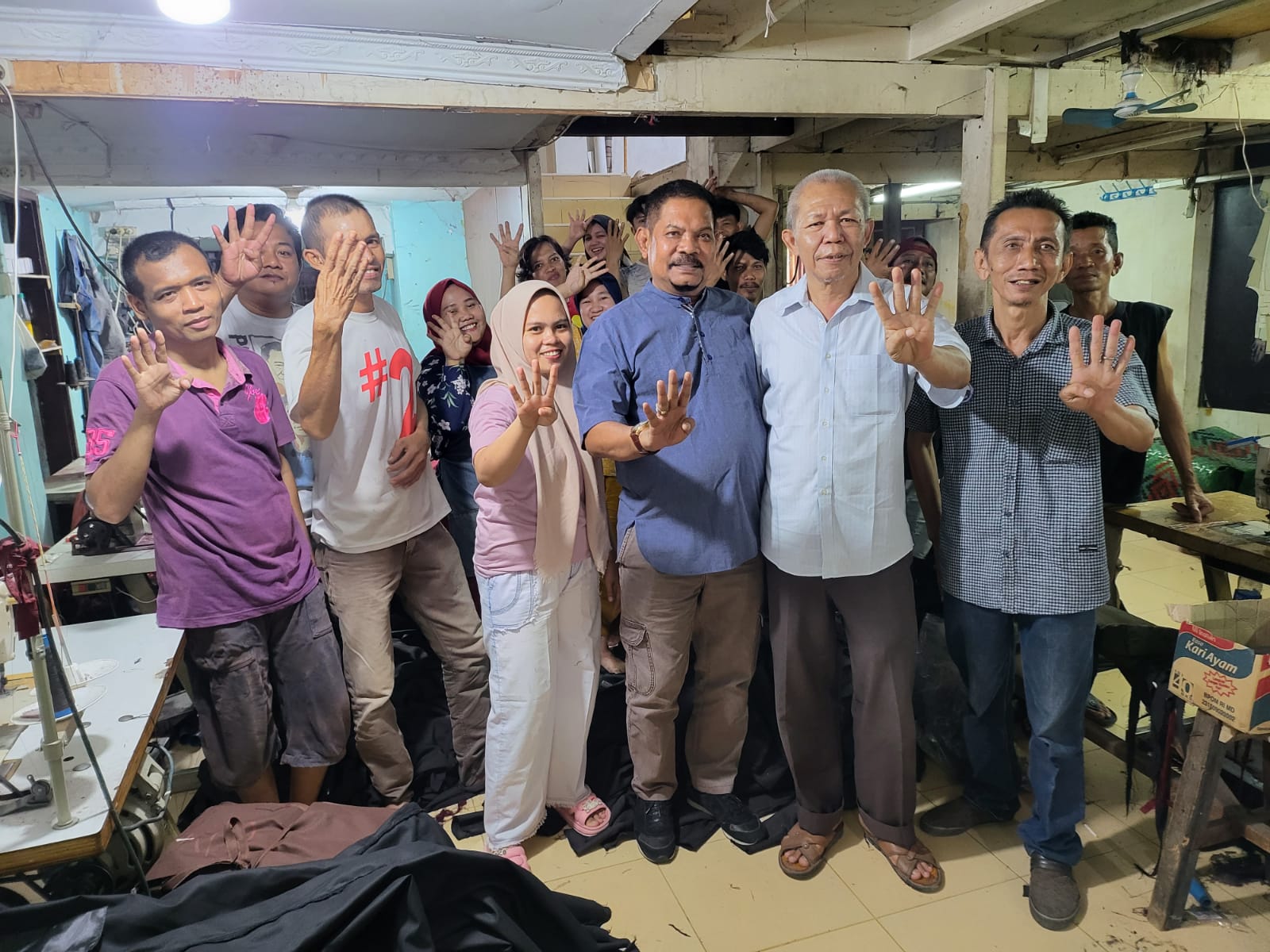 Pelaku Usaha Konfeksi Di Jalan Bromo Dukung Rahudman Jadi Anggota DPR RI