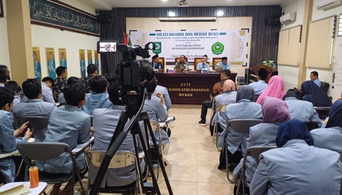 Buku Zawiyah Cot Kala Dibedah Kampus STIT Ar Radlatul Hasanah