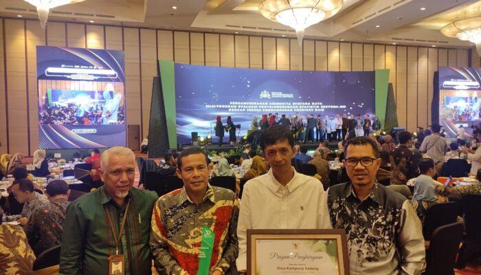 Desa Kampung Gadang Kec Pariaman Timur Terima Penghargaan Dari BPS Pusat