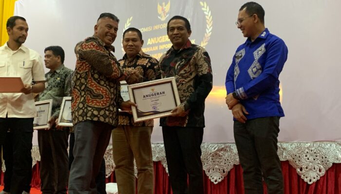 Pemko Sabang Terima Penghargaan Keterbukaan Informasi Publik