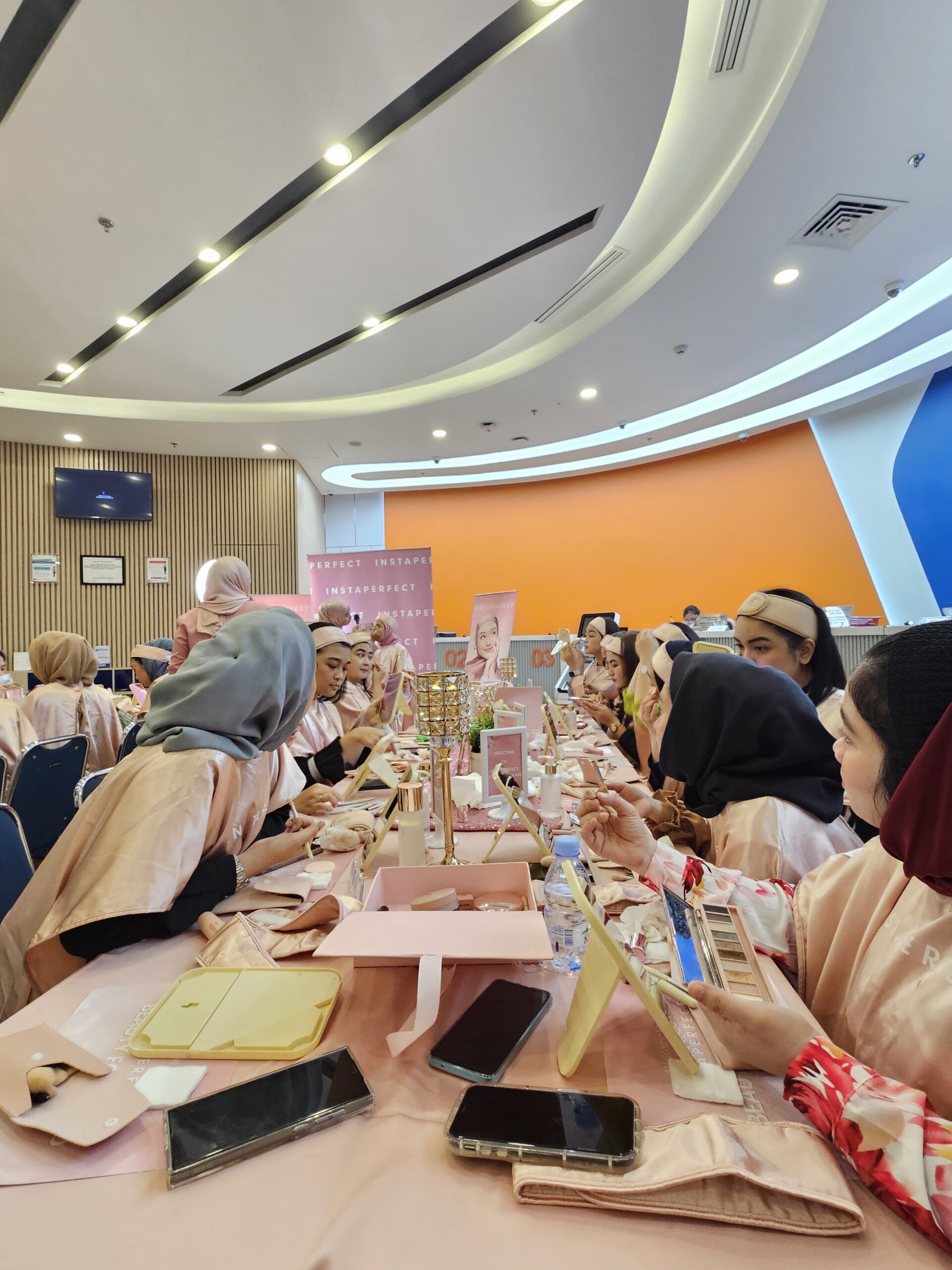 BRI BO Medan Putri Hijau Gelar Beauty Class bagi Frontliner