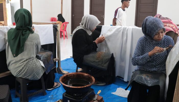 Dekranasda Aceh Besar Gelar Pelatihan Membatik