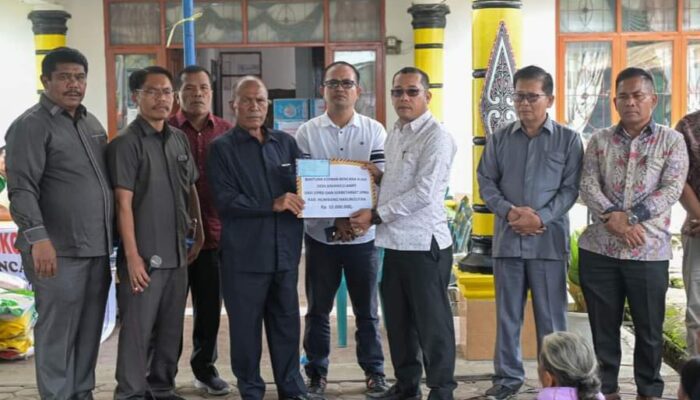 DPRD Humbahas Salurkan Donasi Kepada Korban Longsor