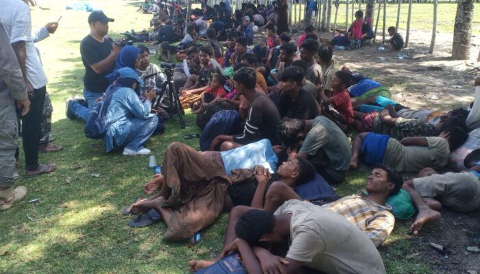 Kali Ini 135 Warga Rohingya Damparkan Kapalnya Di Pantai Blangulam