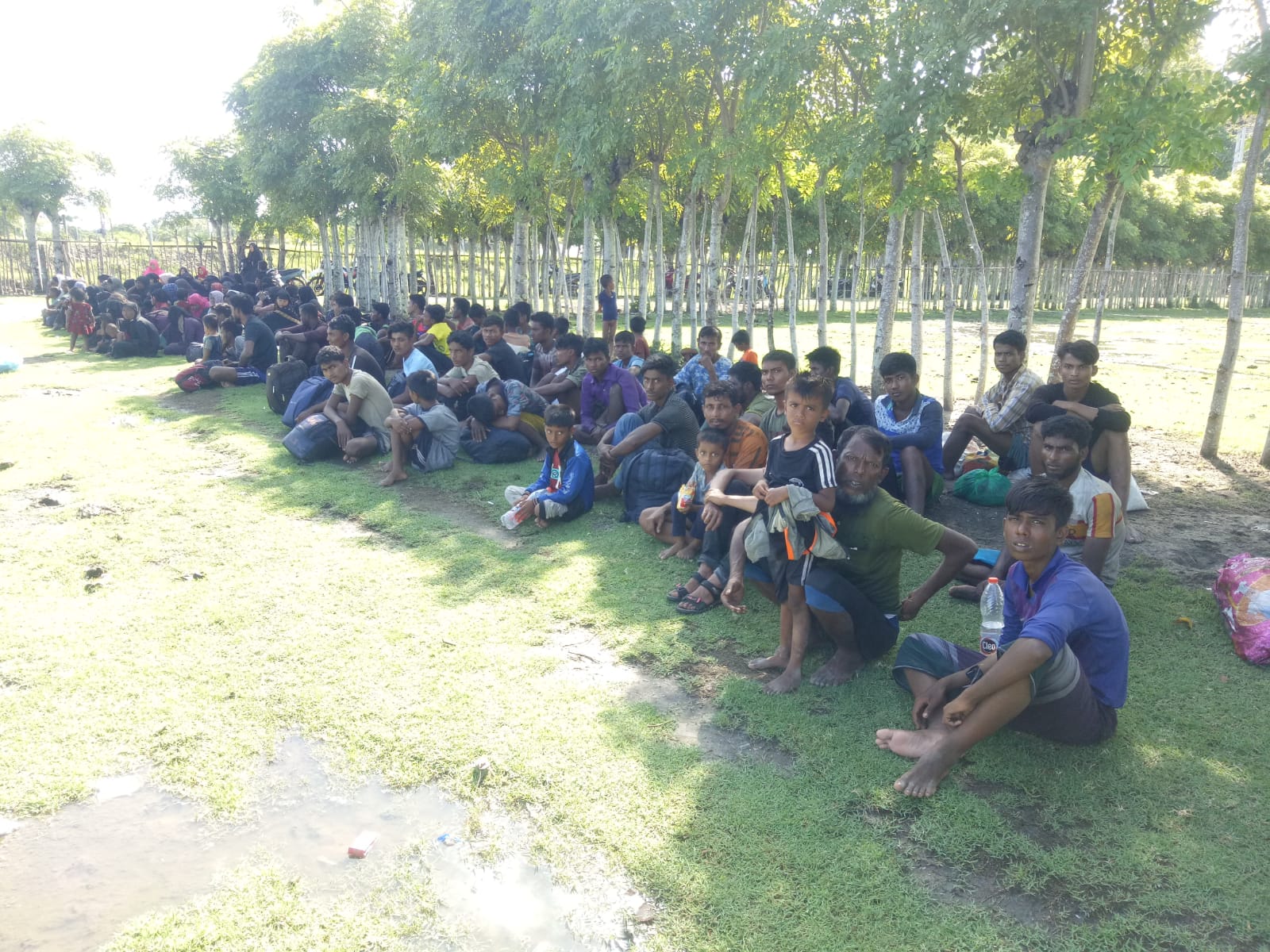 Kali Ini 135 Warga Rohingya Damparkan Kapalnya Di Pantai Blangulam Kali Ini 135 Warga Rohingya Damparkan Kapalnya Di Pantai Blangulam