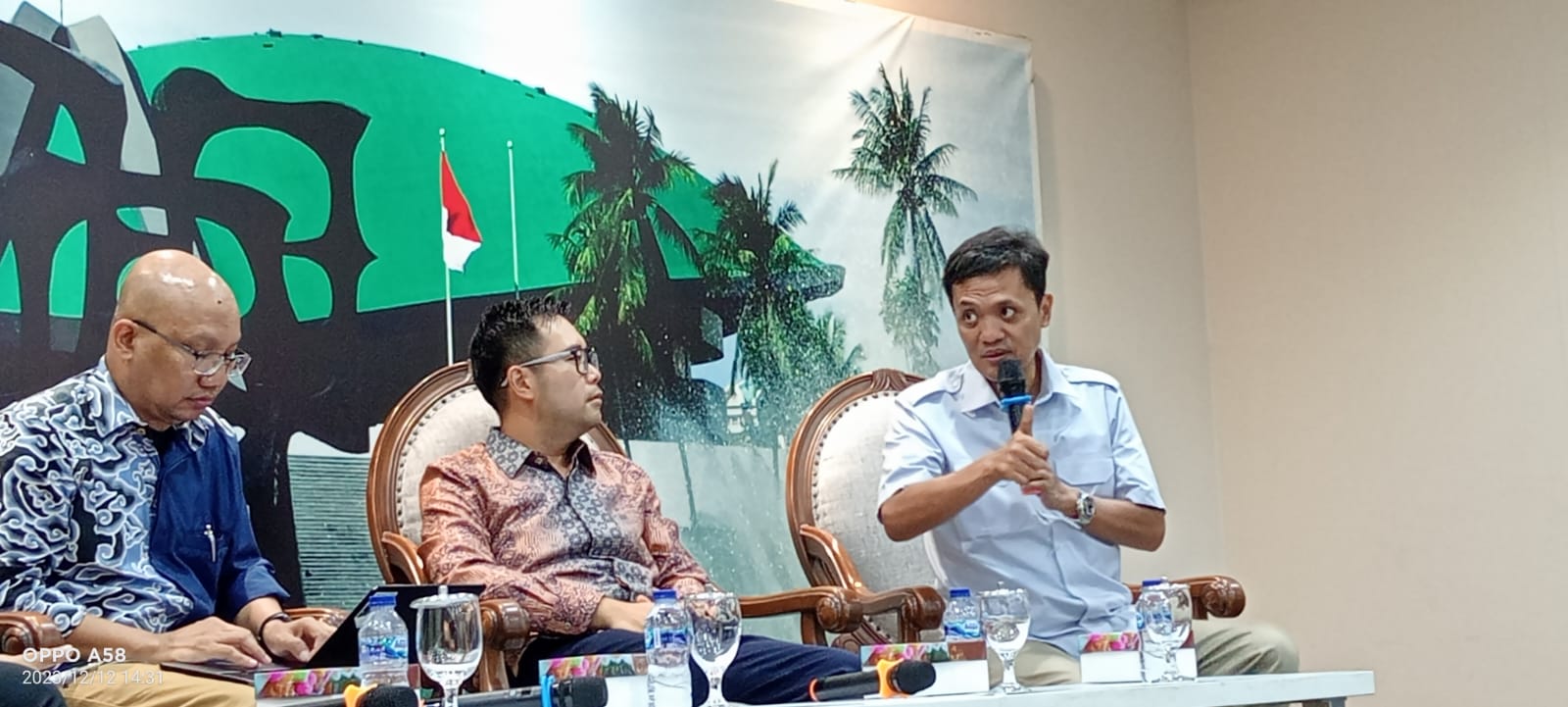 Hukum Perlu Menyesuaikan Kebutuhan Masyarakat Nasional Dan Global