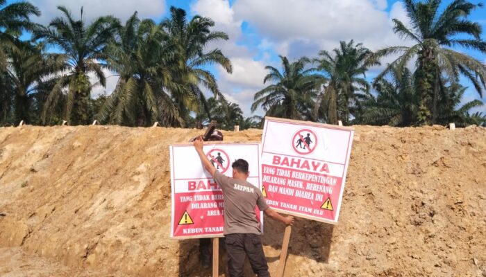 PTPN IV Regional 2 Beri Tali Asih Untuk Keluarga Penggembala Yang Tewas Saat Bermain Di Parit Isolasi