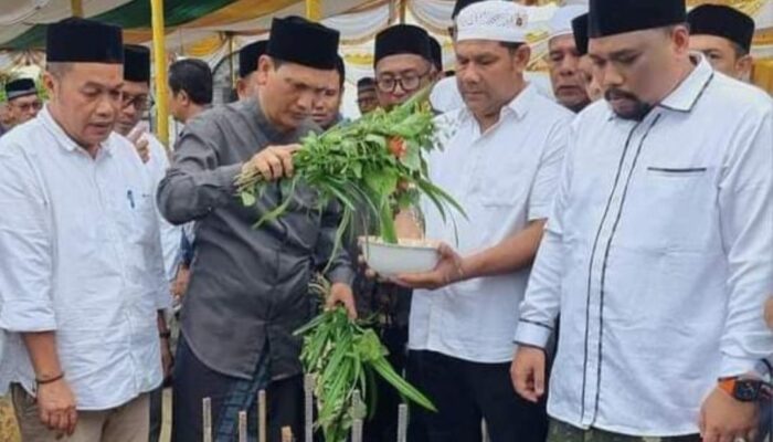 Tiga Ulama Kharismatik Tepung Tawar Musala Dayah QAHA Lhokseumawe
