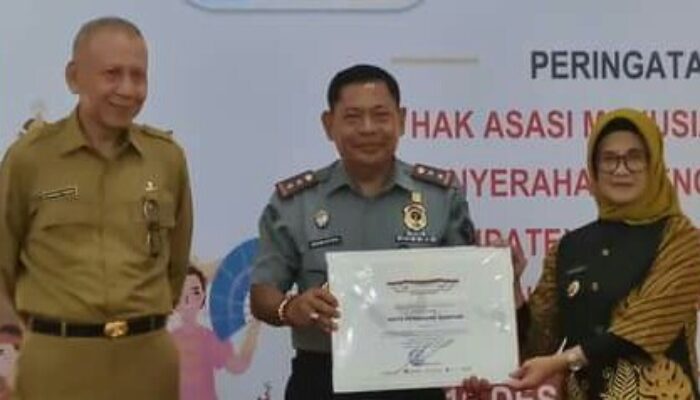 Wali Kota P. Siantar Terima Penghargaan KKP Peduli HAM 2022