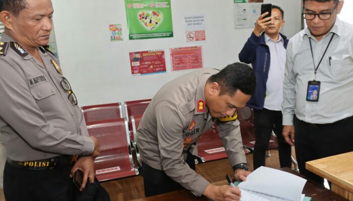 Kapolres P. Siantar Terima Bantuan Renovasi Klinik Dari Pimcab BRI Perdagangan