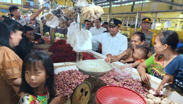Forkopimda Sergai Belanja Sayur Di Pasar Rampah