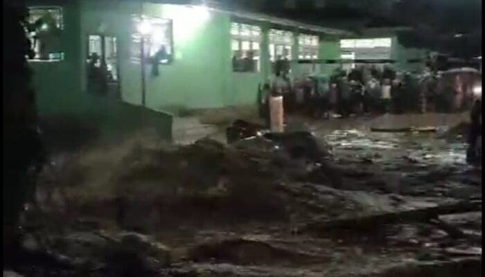 Pondok Pesantren Musthafawiyah Purba Baru Diterjang Banjir