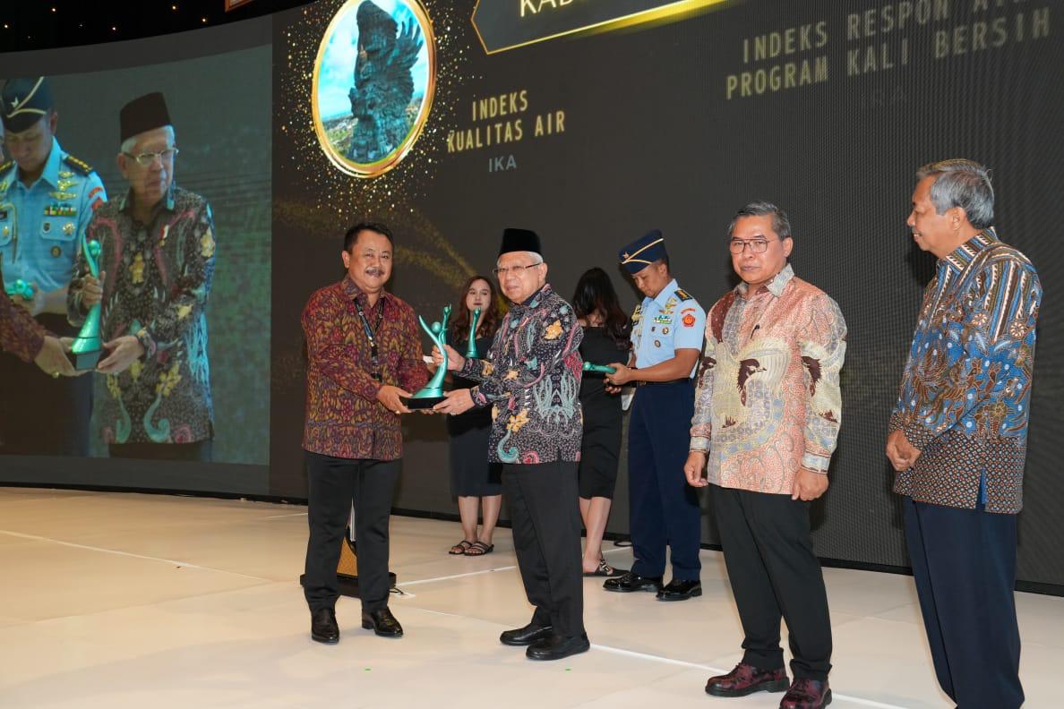 Wapres Serahkan Penghargaan Anugerah Kinerja Pengelolaan Lingkungan Hidup Daerah Dari KLHK