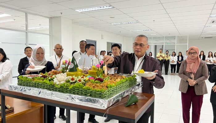BRI Medan Sisingamangaraja Berikan Penghargaan Kepada Karyawan