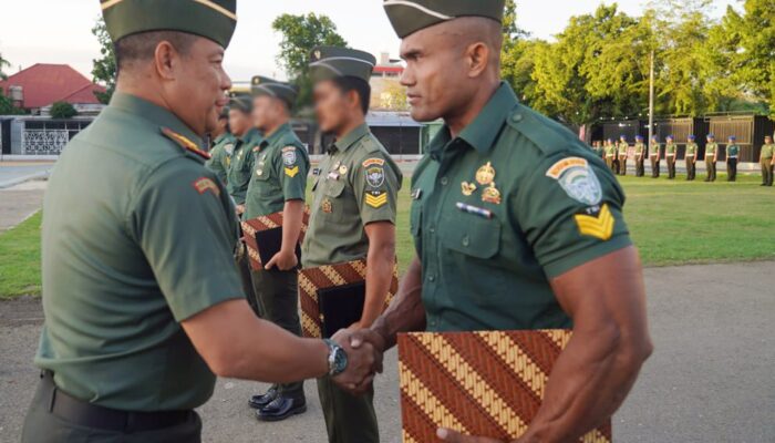 5 Prajurit Dapat Penghargaan Dari Komandan Korem 011/LW