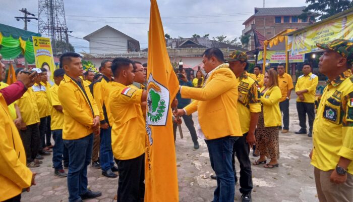 Ketua Golkar Dairi Lantik Pengurus Kecamatan Sidikalang Dan Sumbul 